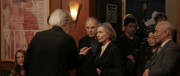 Amour: Haneke instrueert Trintignant en Riva in de enige scène die zich buiten hun appartement afspeelt...