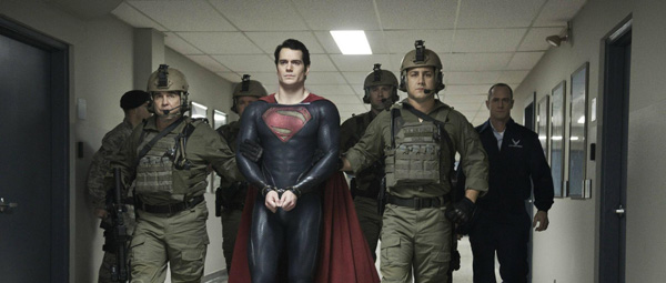 Man of Steel: Superman in hahahahandboeien...