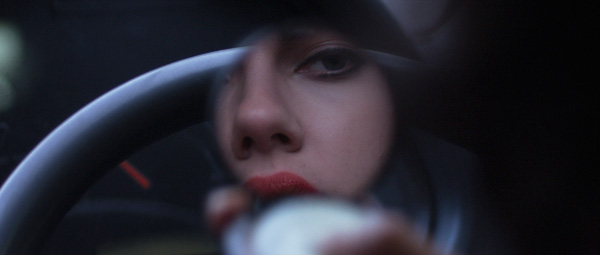 Under the Skin: Scarlett's watching you (als je een vrijgezelle man bent althans...)