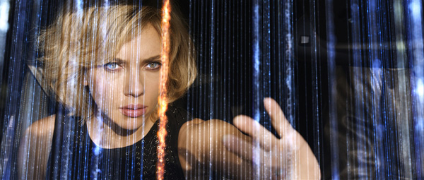 Lucy: Scarlett als superwoman