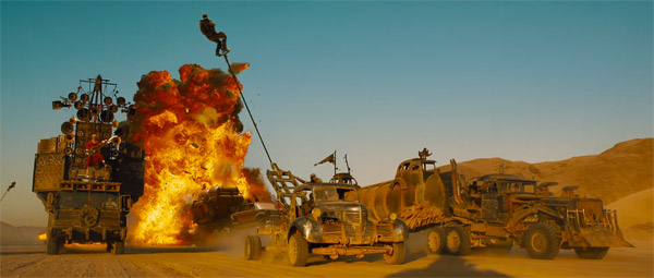 Mad Max: Fury Road-recensie: vrijwel alle stunts zijn écht, en dat voel je de gehele film door...