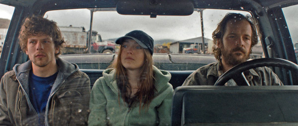 Night Moves-recensie: hoe langer je erover nadenkt, des te interessanter deze film met Jesse Eisenberg, Dakota Fanning (!) en Peter Sarsgaard wordt...