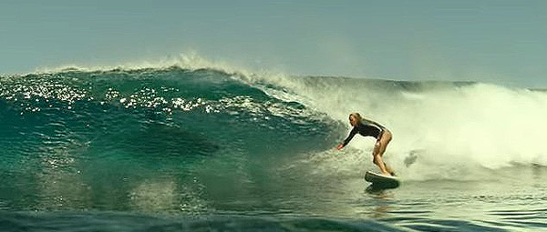 The Shallows-recensie: lekker escapisme met de juiste curves en moves, maar gaat ook niet dieper dan de titel...