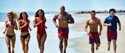 Baywatch-recensie: net als de serie vooral eyecandy, maar qua scenario nogal tenenkrommend...