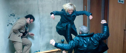 Atomic Blonde-recensie: keiharde knokscènes ondersteunt door geweldige soundtrack...