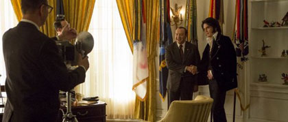 Elvis & Nixon-recensie: heerlijk weirde maar ook goede én vette film over een bijzondere foto...