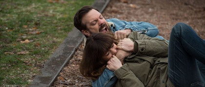 Colossal-recensie: Vigalondo's eerste grote Amerikaanse productie, met een verrassend goede Anne Hathaway en een ongelooflijk opvallend verhaal...