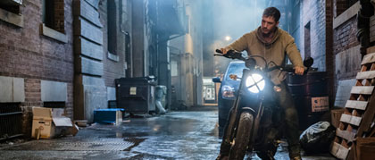 Venom-recensie: vermakelijk, maar vooral qua scenario te simpel en onbevredigend, helaas...