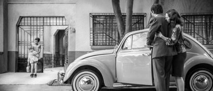 Roma-recensie: prachtig geschoten, rijkelijk gevuld met ontzettend interessante thema's, maar ook een geweldig eerbetoon van Cuarón aan z'n eigen nanny...