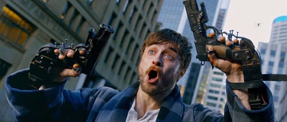 Guns Akimbo-recensie: volgende aflevering in de "Daniek Radcliffe getting rid of his Harry P.-image"-serie, want wat een over-the-top quatsch-'film' is dit zeg. Meer videogame dan film, maar ik ben veel minder negatief dan ik verwachtte...