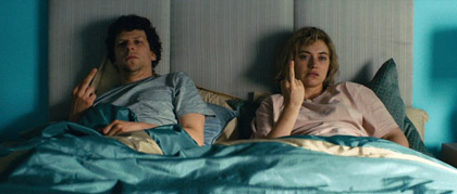Vivarium-recensie: qua sfeer bijna eng passend bij onze corona-lockdown, maar is het meer dan een ietwat opgerekte Twilight Zone-aflevering?