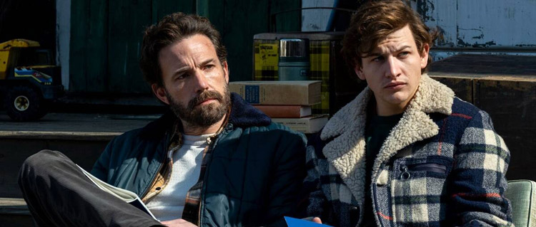 The Tender Bar-recensie: hele goede rol van Affleck, maar de film lijkt gebaseerd op ietwat rooskleurige (en/of 'saaie'?) herinneringen...