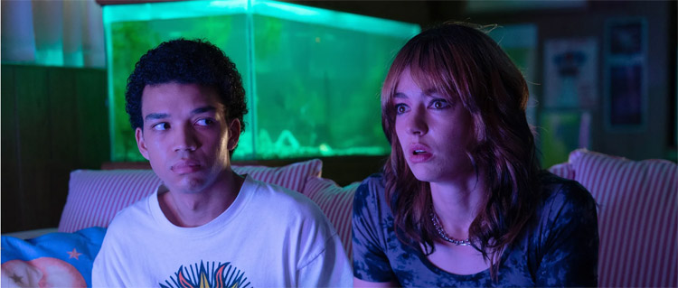 I Saw the TV Glow-recensie: zeer opvallende film met duidelijke Lynch-invloeden, over de verwarring van tienerjaren...
