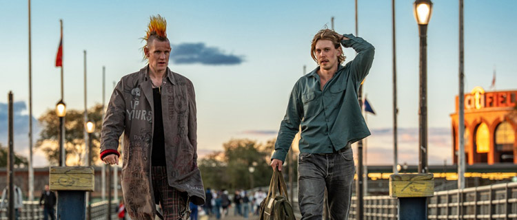 Caught Stealing-recensie: Aronofsky keert terug naar die heerlijke 90'ies sfeer met een misdaadfilm dat hij níet zelf schreef (en dat merk je ook wel); maar wat een regisseur is hij..!