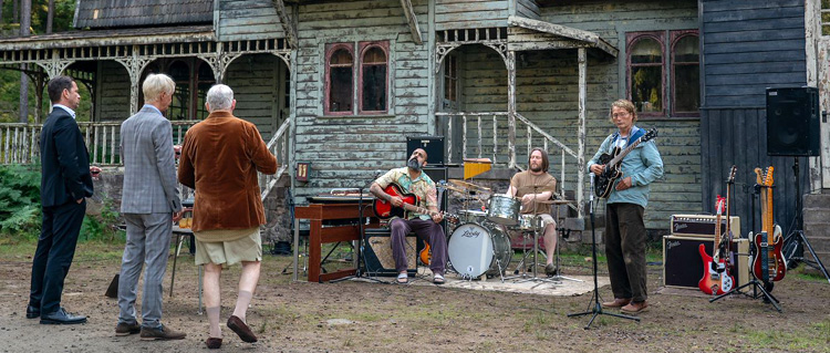 The Last Viking-recensie: heerlijk 'vertrouwd geweldige' Anders Thomas Jensen-film over broederschap. liefde, ontwapenende 'gekkies' en trauma-verwerking...