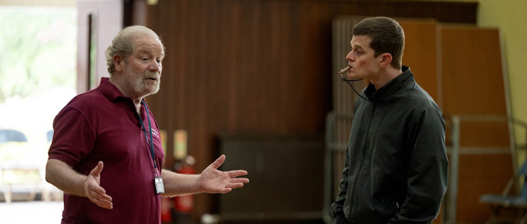 I Swear-recensie: prachtige film die hopelijk doet wat hoofdrolspeler zo prachtig doet: begrip proberen te kweken voor een neuro-psychiatrische aandoening...