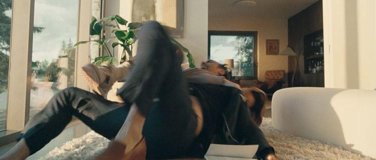 Splitsville-recensie: de beste vechtscène in jaren, maar vooral mega-scherpe en eerlijke dialogen in deze fijne duistere komedie met 'American indie'-vibes...