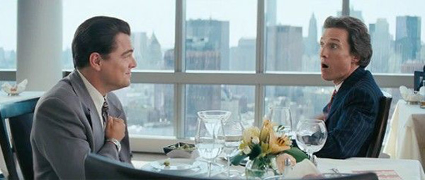 The Wolf of Wall Street: Belfort (DiCaprio) met z'n mentor (McConaughey)
