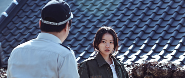 The Wailing-recensie: Koreaanse film die tegen de haren instrijkt, maar dat past bij de nogal gedurfde aanpak van de makers...